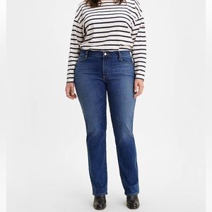 Levi’s Classic Straight Jeans. Size 16S